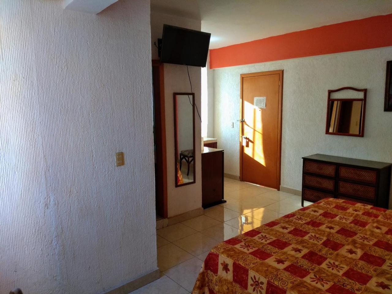 Hotel Sol Del Pacifico Lázaro Cárdenas Exterior foto